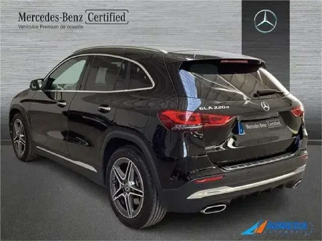 Usado Mercedes GLA220 190 CV (139 kW) 2022 Negro SUV