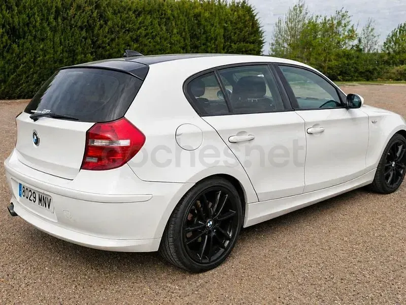 Używany BMW 118 143 KM (105 kW) 2010 Biały Hatchback
