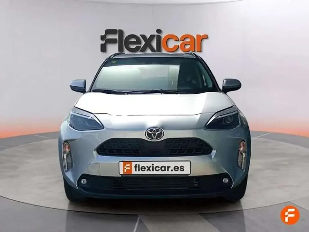 Usado Toyota Yaris Cross Active 116 CV (85 kW) 2025 Gris SUV