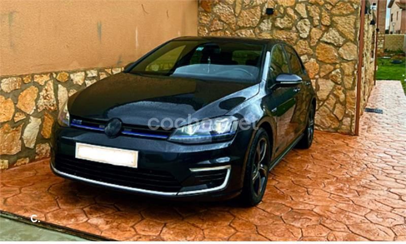 Gris / plata Usado 2015 VW Golf VII GTE Berlina | 12.700 € (Precio justo) - Imagen 1/4