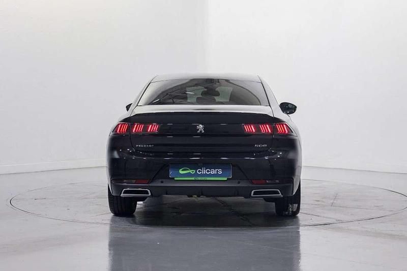 Usado Peugeot 508 Allure 131 CV (96 kW) 2022 Negro Berlina