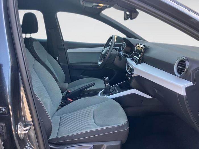 Usado Seat Ibiza 115 CV (84 kW) 2024 Gris Utilitario