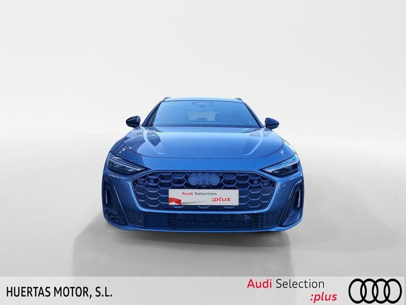 Usado Audi A5 Ambiente 367 CV (269 kW) 2025 Azul Familiar