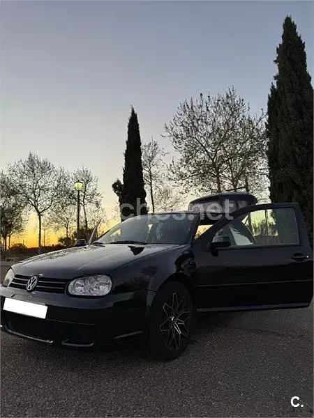 Usado VW Golf IV Highline 100 CV (73 kW) 2000 Negro Berlina