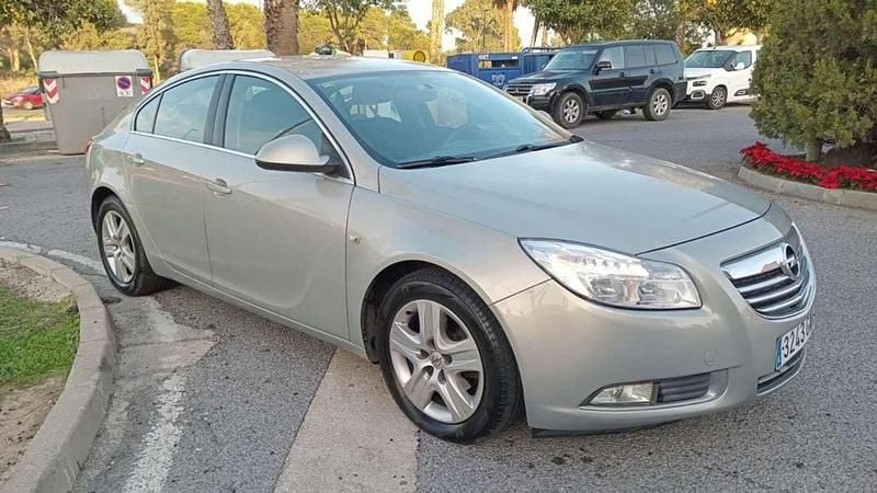Usado Opel Insignia Cosmo 131 CV (96 kW) 2010 Beige Berlina