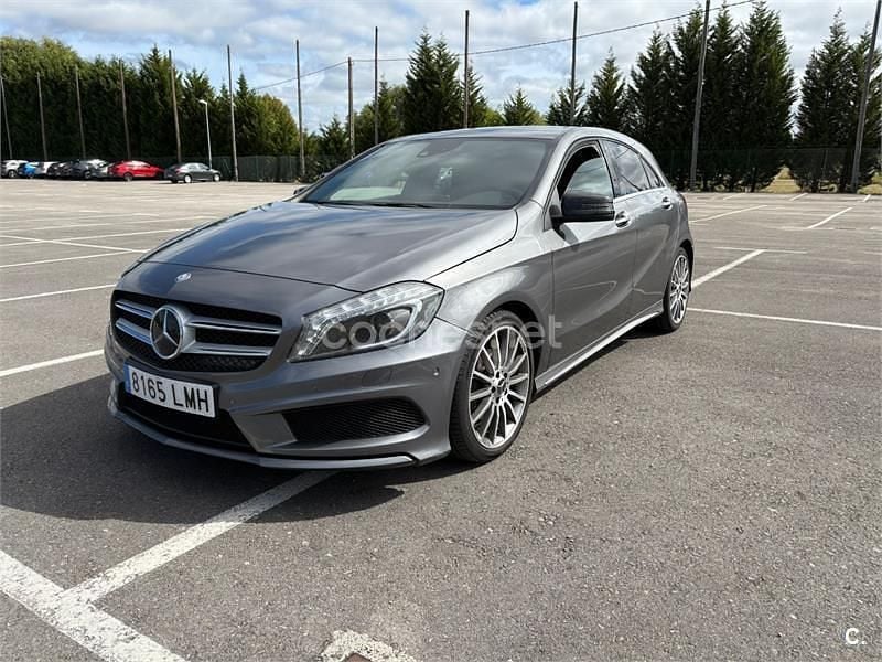 Gris / plata Usado 2013 Mercedes A200 AMG Berlina | 13.200 € (Un poco caro) - Imagen 1/4