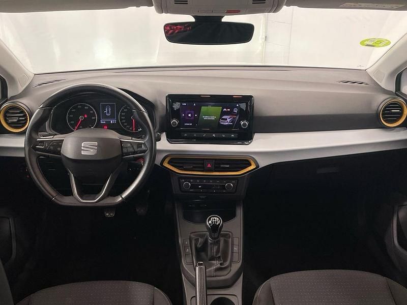 Usado Seat Ibiza Style Plus 110 CV (80 kW) 2021 Blanco Berlina