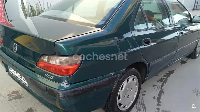 Usado Peugeot 406 90 CV (66 kW) 1998 Verde Berlina