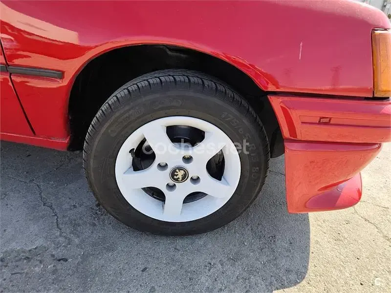 Usado Peugeot 205 GTi 95 CV (69 kW) 1990 Rojo Berlina