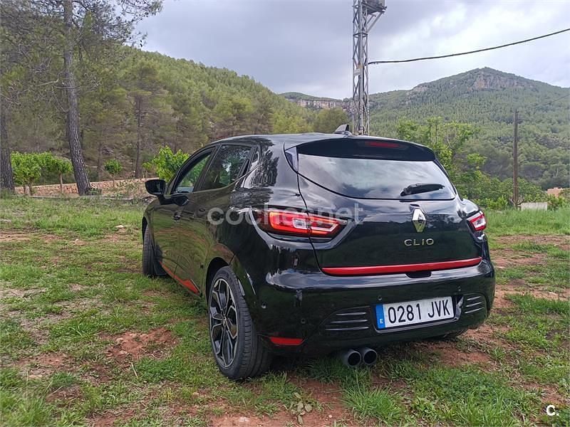 Usado Renault Clio IV Zen 120 CV (88 kW) 2016 Negro Berlina