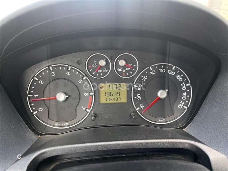 Usado Ford Fiesta Ambiente 70 CV (51 kW) 2006 Rojo Utilitario