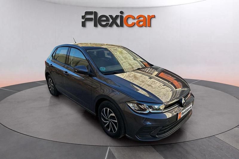 Gris Usado 2022 VW Polo Life Berlina | 16.290 € (Buen precio) - Imagen 1/4