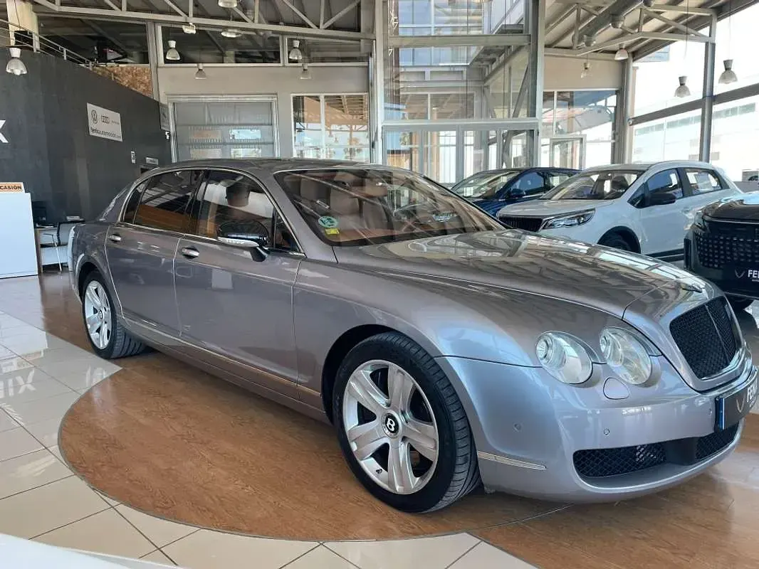 Usado Bentley Continental Flying Spur 559 CV (411 kW) 2007 Gris / plata Berlina