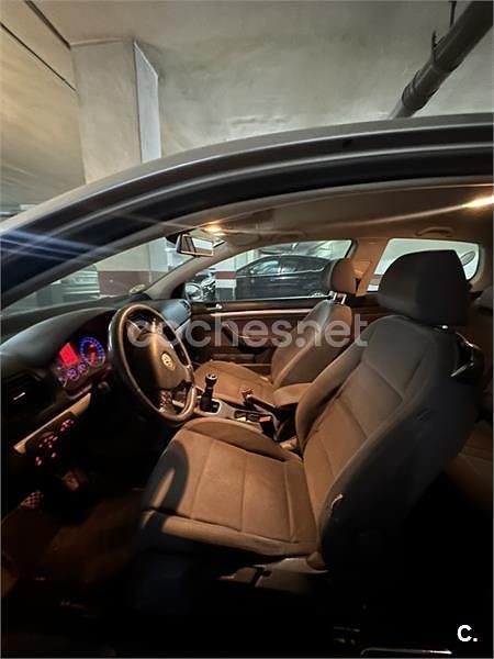 Usado VW Golf V Sportline 140 CV (102 kW) 2007 Gris / plata Berlina