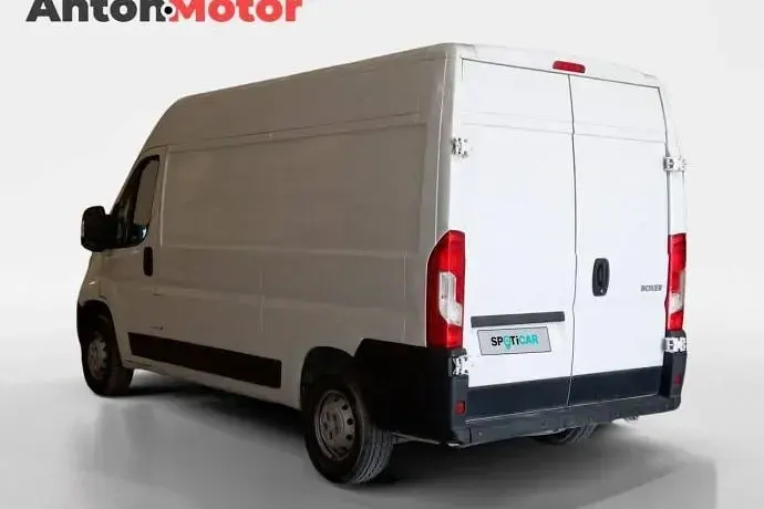 Usado Peugeot Boxer S 140 CV (102 kW) 2021 Blanco Van