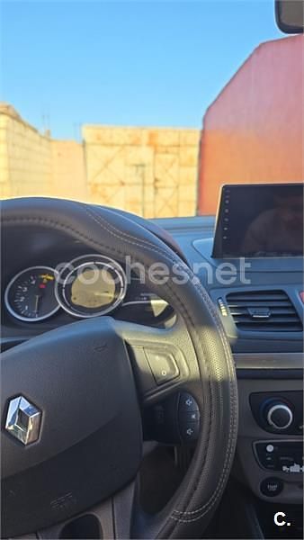 Gris / plata Usado 2010 Renault Mégane Berlina | 3800 € (Precio justo) - Imagen 1/4