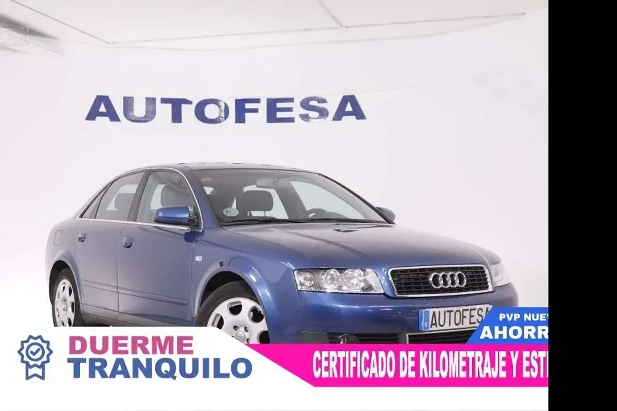 Usado Audi A4 131 CV (96 kW) 2003 Azul Berlina