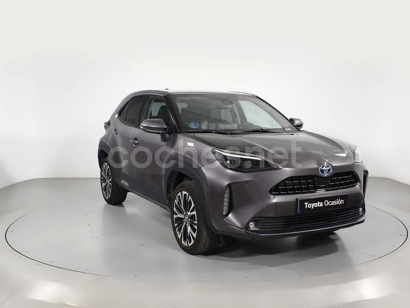 Gris / plata Usado 2022 Toyota Yaris Cross Plus SUV | 25.200 € (Un poco caro) - Imagen 1/4