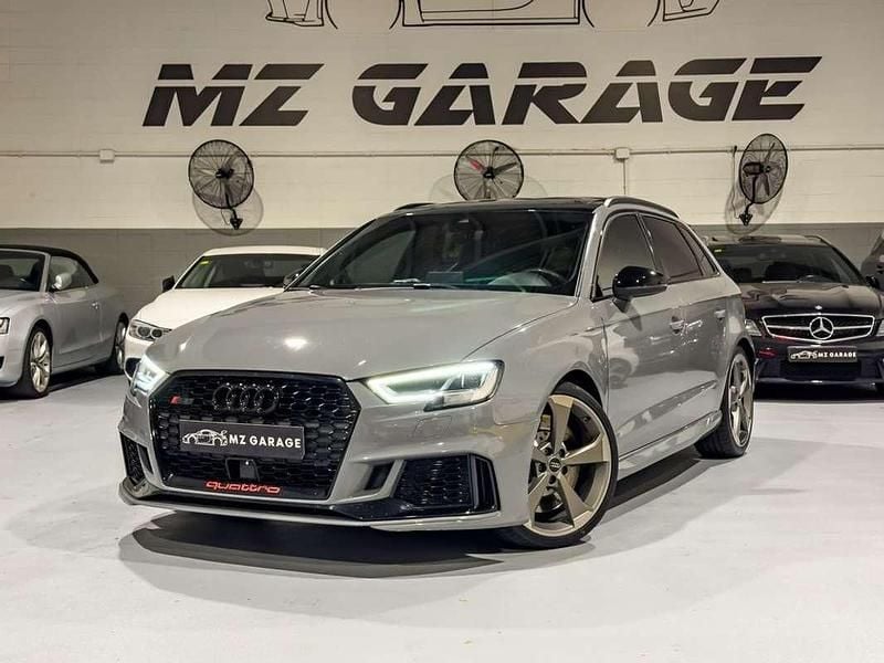 Gris / plata Usado 2018 Audi RS3 Exclusive Berlina | 39.990 € (Un poco caro) - Imagen 1/4