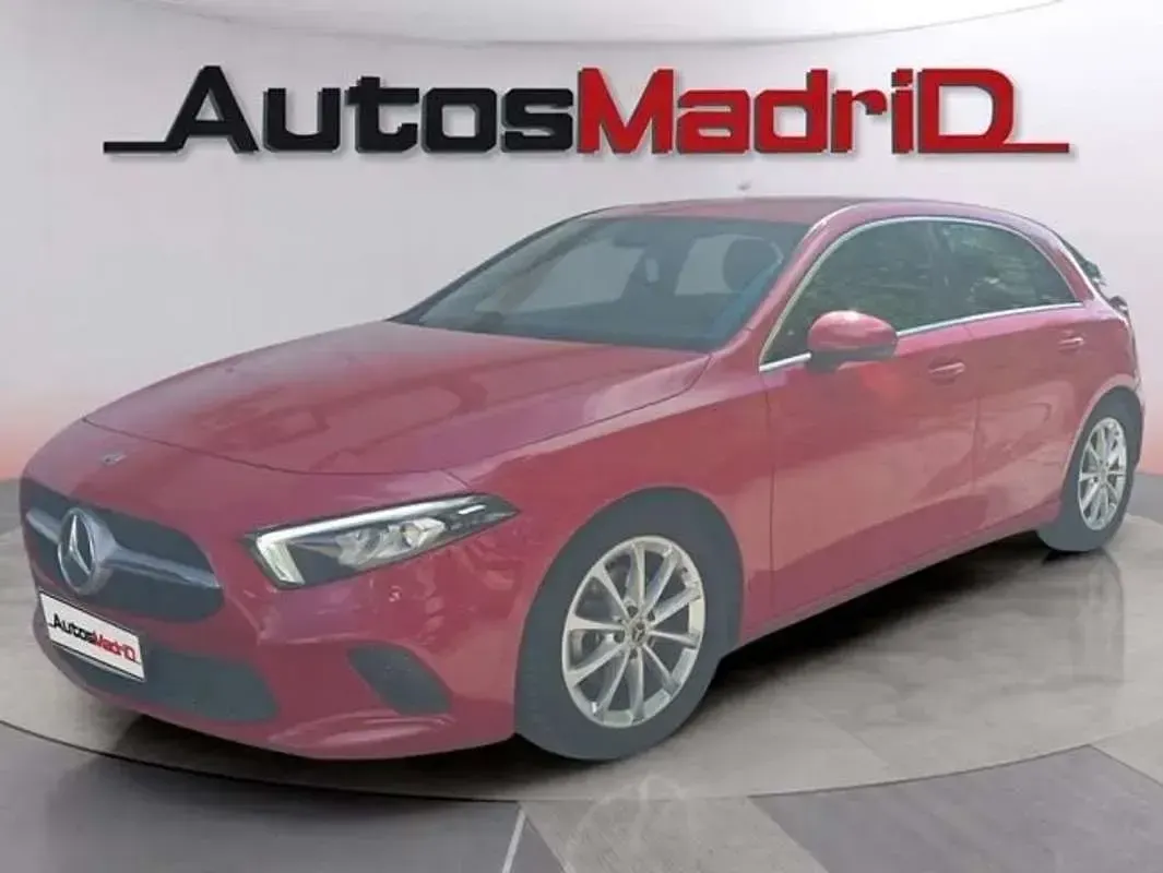 Usado Mercedes A180 109 CV (80 kW) 2020 Rojo Utilitario