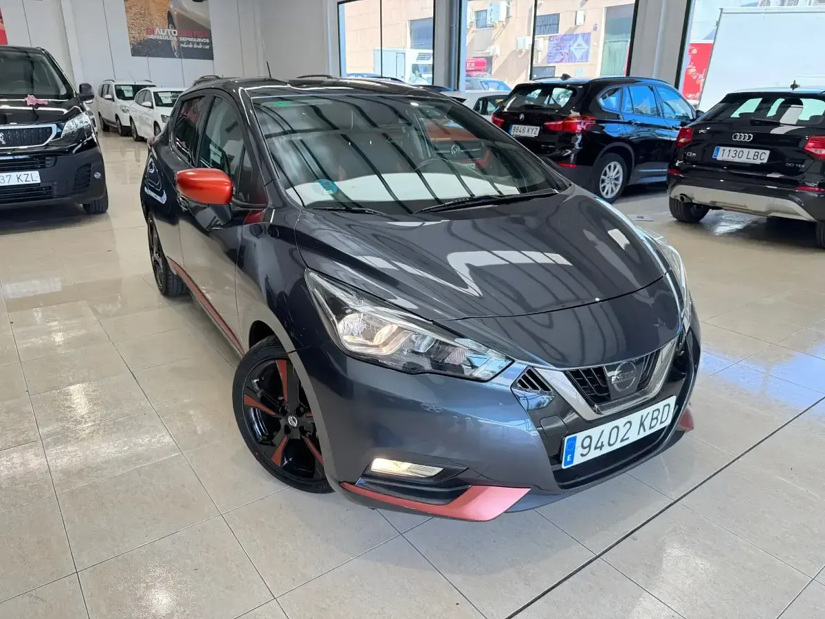 Usado Nissan Micra S 90 CV (66 kW) 2017 Gris Utilitario