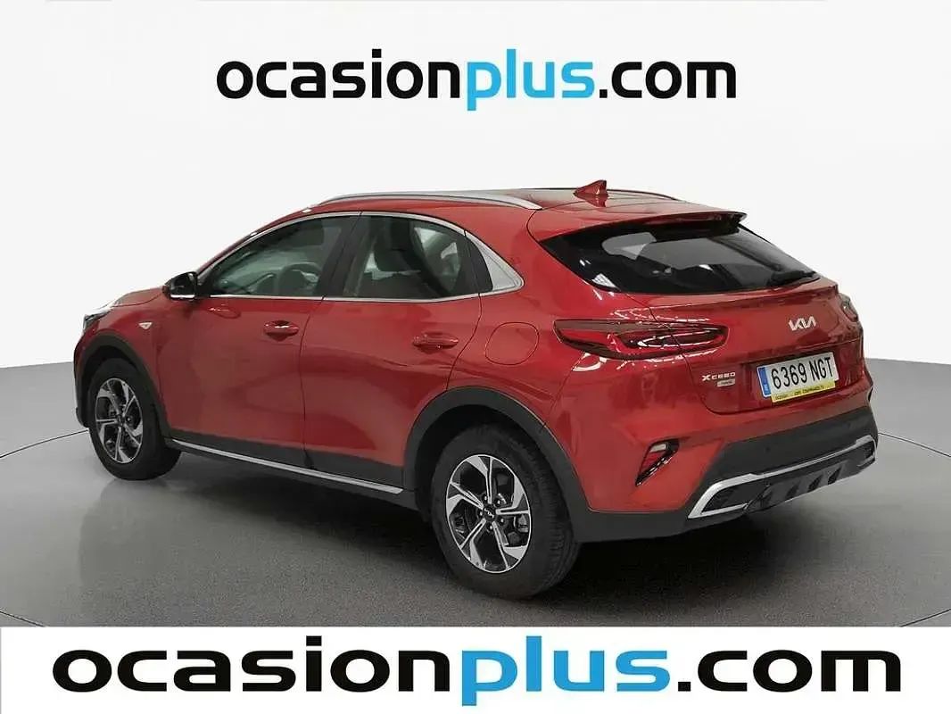 Usado Kia XCeed 140 CV (102 kW) 2025 Rojo SUV