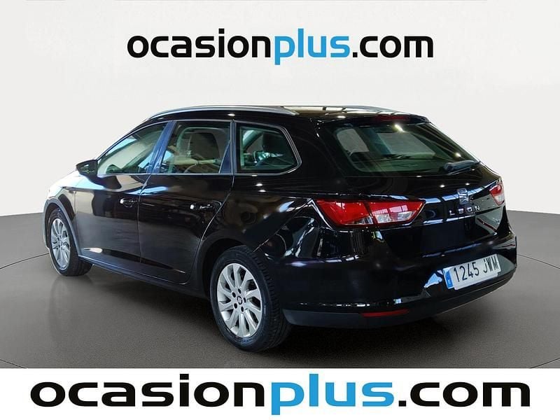 Usado Seat Leon Style 110 CV (80 kW) 2017 Negro Familiar