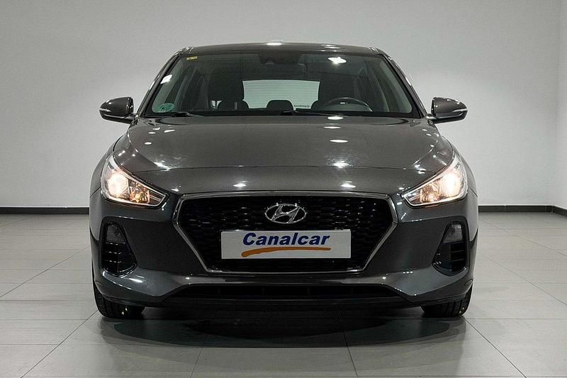 Usado Hyundai i30 95 CV (69 kW) 2018 Gris