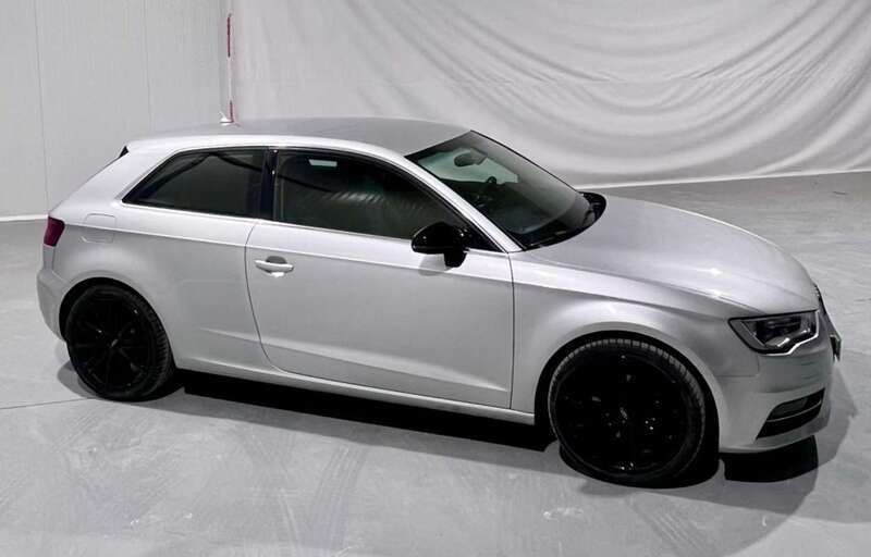 Usado Audi A3 Ambition 122 CV (89 kW) 2013 Gris Utilitario