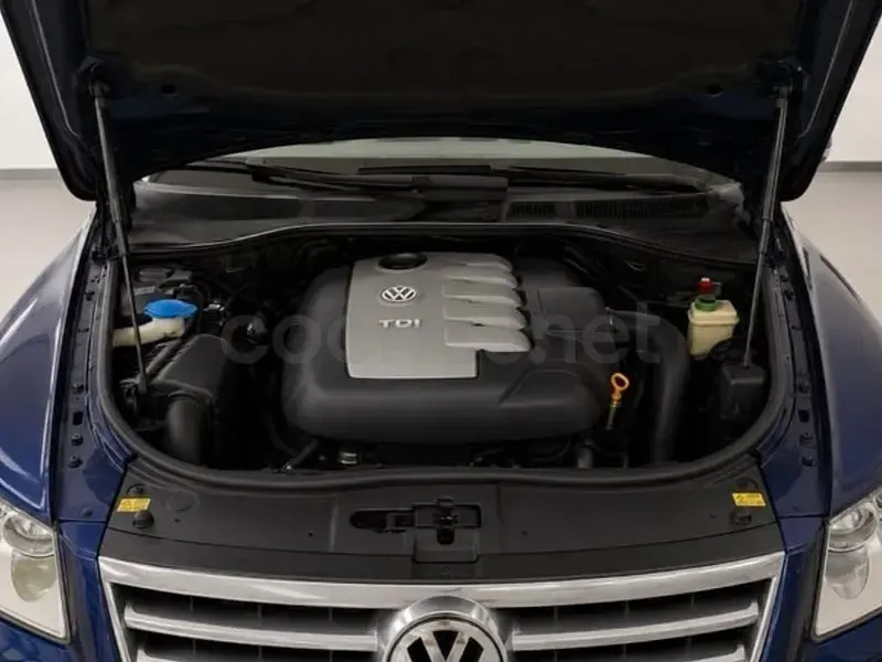 Second-hand VW Touareg R 174 CP (127 kW) 2005 Albastru SUV