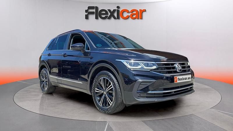 Usado VW Tiguan Life 150 CV (110 kW) 2021 Negro SUV