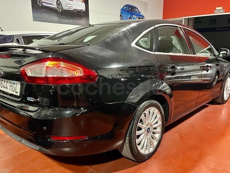 Usado Ford Mondeo 115 CV (84 kW) 2011 Negro Berlina