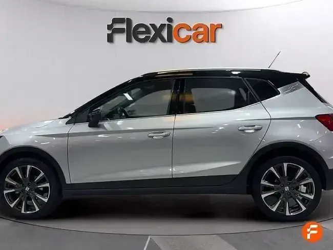 Usado Seat Arona 150 CV (110 kW) 2024 Gris / plata SUV