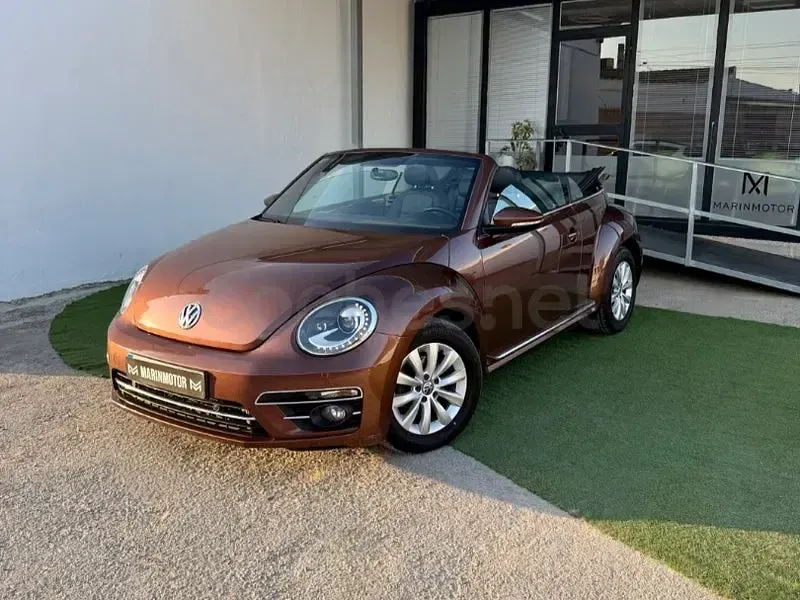 Usado VW Beetle Design 150 CV (110 kW) 2017 Marrón Utilitario