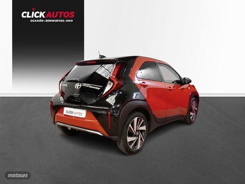 Usado Toyota Aygo X Edition 72 CV (52 kW) 2023 Rojo SUV