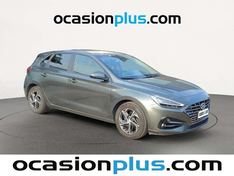 Usado Hyundai i30 120 CV (88 kW) 2022 Gris Utilitario
