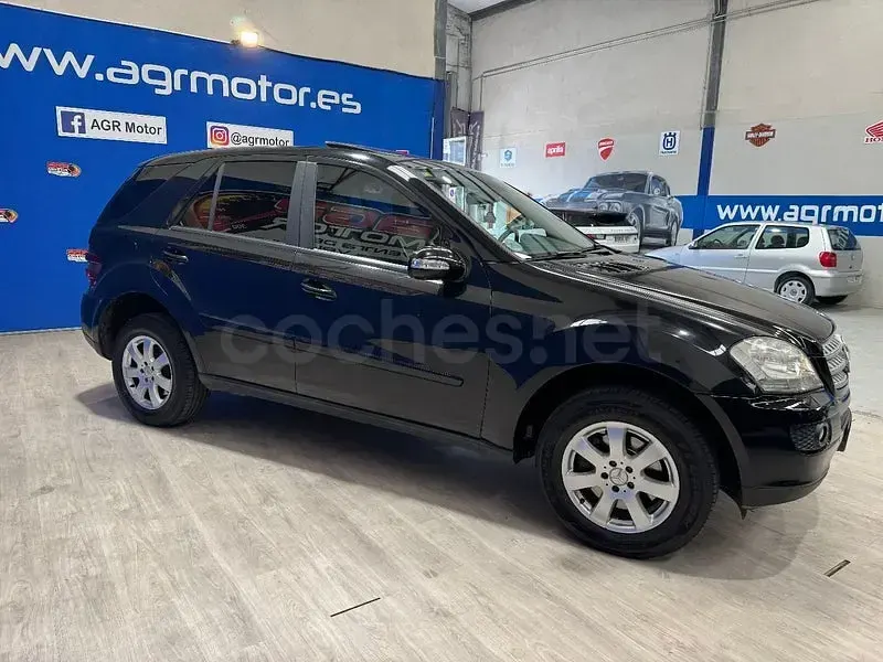 Usado Mercedes ML320 224 CV (164 kW) 2008 Negro SUV