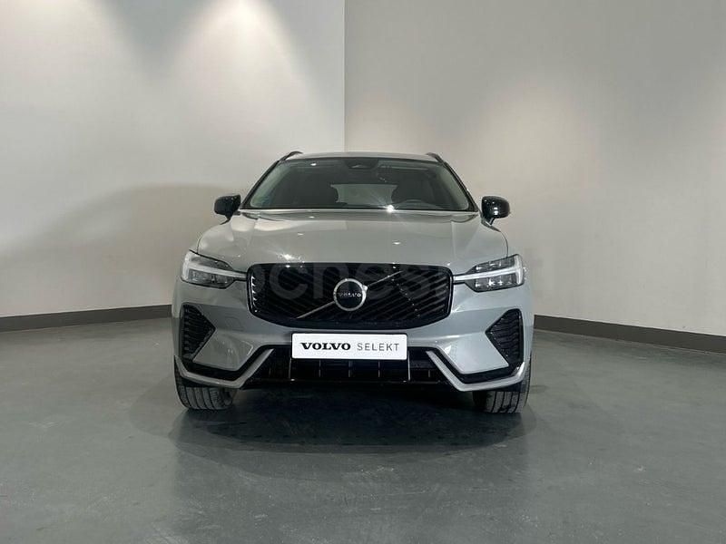 Usado Volvo XC60 Plus 250 CV (183 kW) 2025 Gris / plata SUV