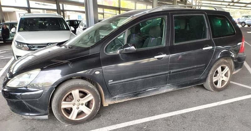 Gris Usado 2004 Peugeot 307 Familiar | 1750 € (Super precio) - Imagen 1/4