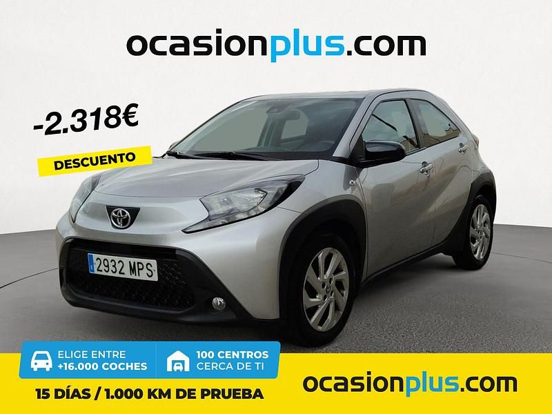 Gris Usado 2024 Toyota Aygo X Play SUV | 14.390 € (Precio justo) - Imagen 1/4