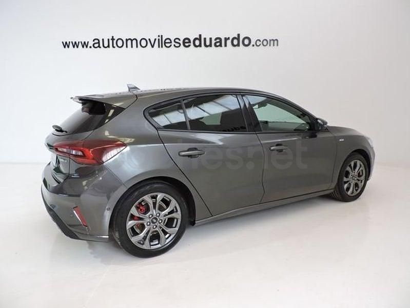 Usado Ford Focus ST-Line 125 CV (91 kW) 2022 Gris / plata Berlina