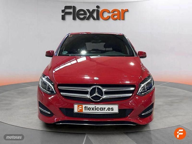Usado Mercedes B200 136 CV (100 kW) 2017 Rojo Monovolumen