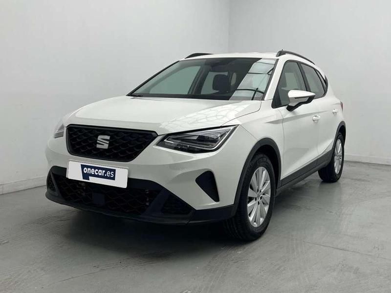 Usado Seat Arona Style 110 CV (80 kW) 2023 Blanco SUV