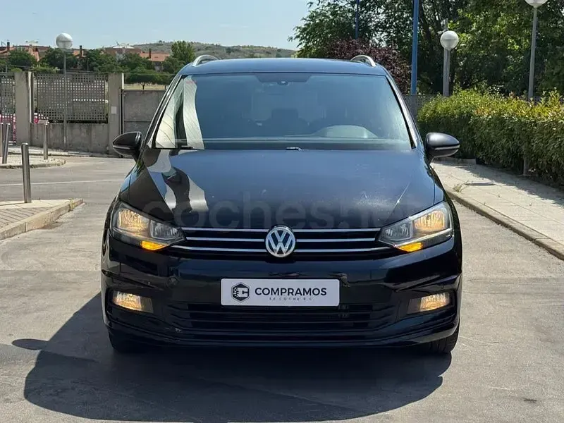Usado VW Touran Sportline 150 CV (110 kW) 2017 Negro Monovolumen