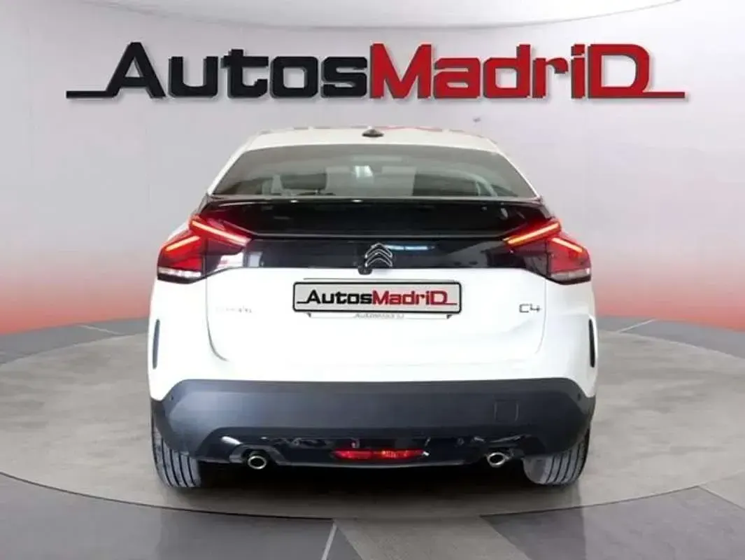 Usado Citroën C4 Live 111 CV (81 kW) 2021 Blanco Berlina