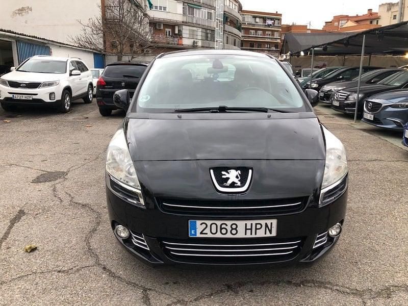 Usado Peugeot 5008 Access 115 CV (84 kW) 2013 Negro Monovolumen