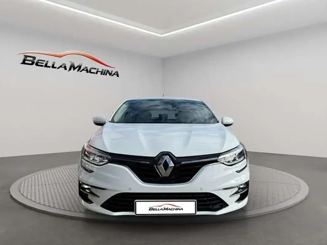 Usado Renault Mégane II Zen 140 CV (102 kW) 2023 Blanco Berlina