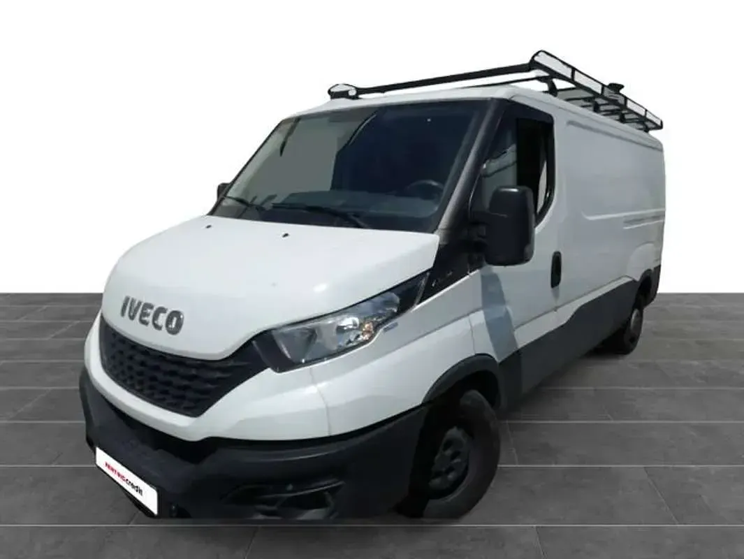 Usado Iveco Daily 156 CV (114 kW) 2021 Blanco Van