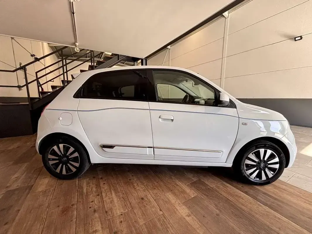 Usado Renault Twingo Zen 60 kW (82 CV) 2022 Blanco Utilitario
