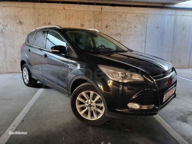 Usado Ford Kuga Titanium 140 CV (102 kW) 2015 Negro SUV